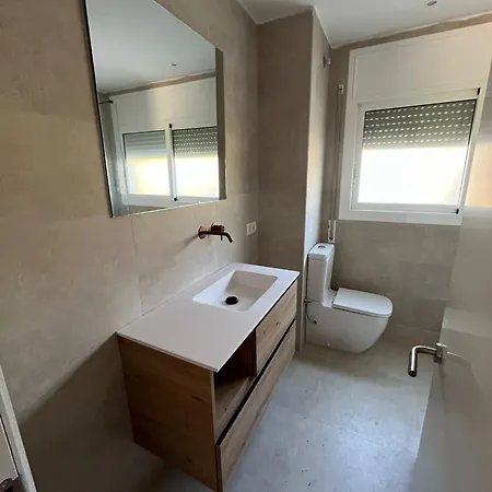 - Piso Reformado Con Piscina, Wifi Y Parking Gratuito *