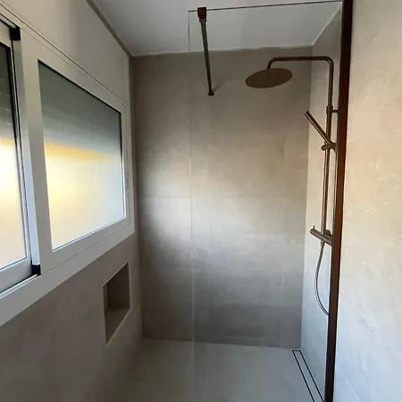 - Piso Reformado Con Piscina, Wifi Y Parking Gratuito *